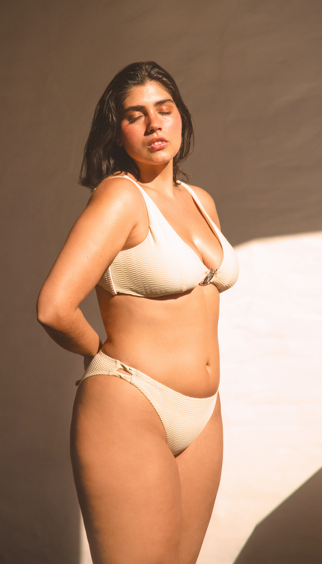 Beige Essentials Danzante, Top Bikini