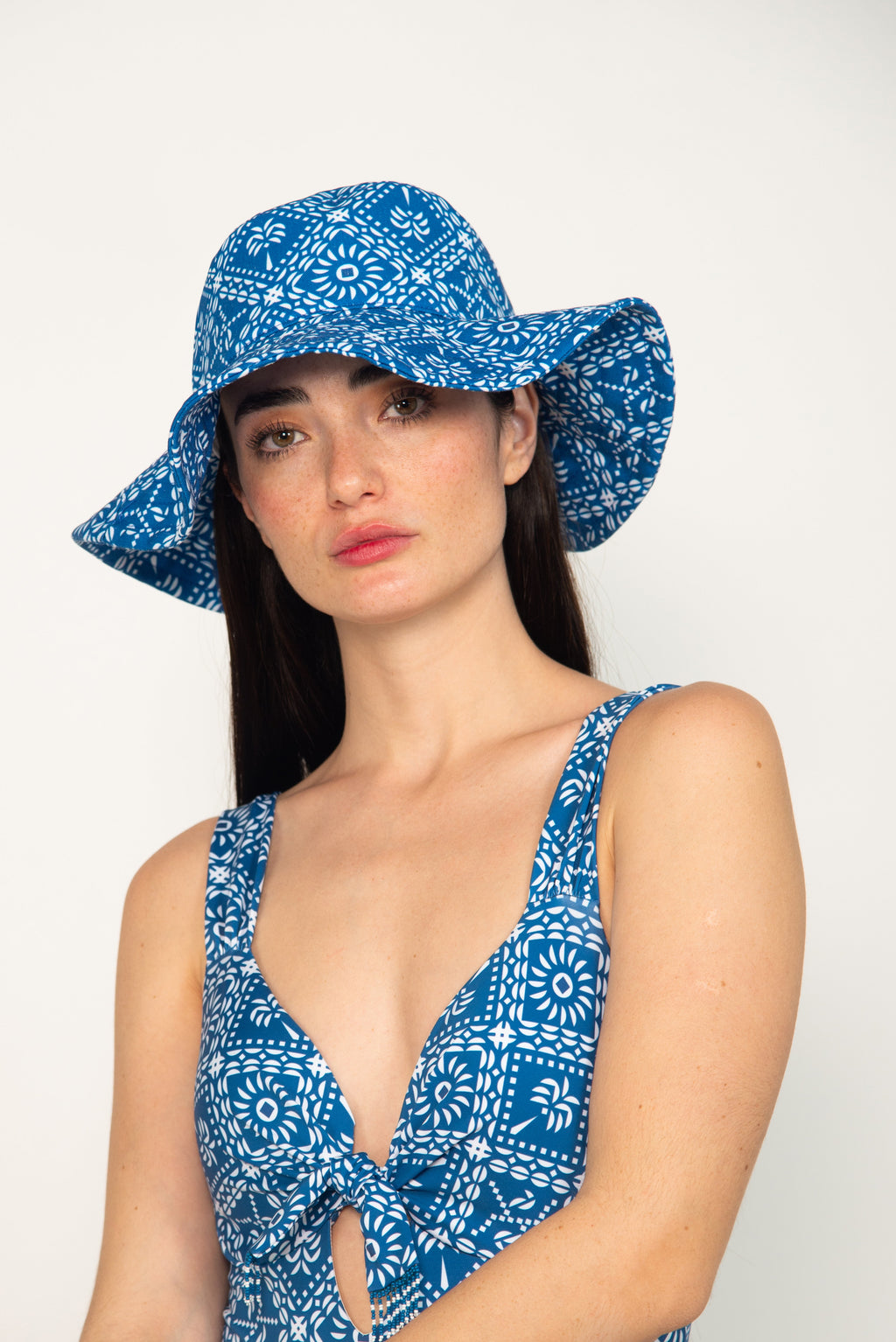 Azulejos Selva, Sombrero - Bari, los mejores trajes de baño y Bikinis. Diseño y tecnología juntos.