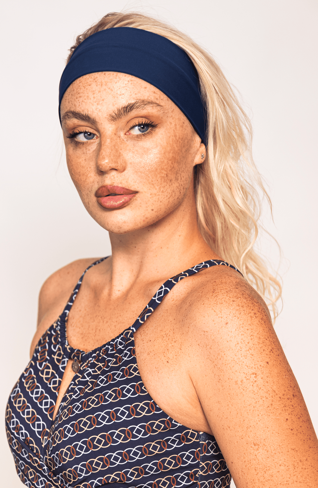 Bandana Azul, Colección Alma Frutal - Bari, los mejores trajes de baño y Bikinis. Diseño y tecnología juntos.