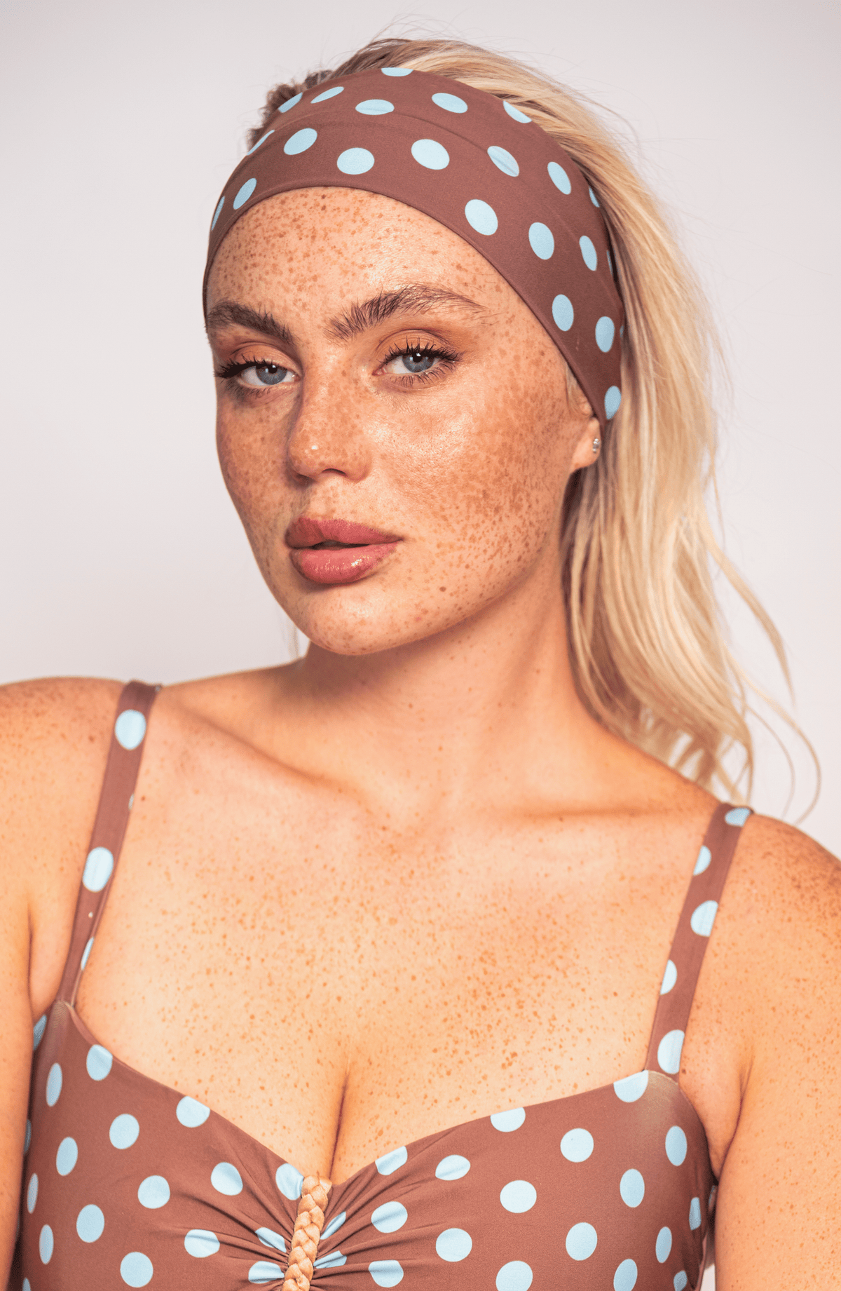 Bandana Polka Dots , Colección ODISEA - Bari, los mejores trajes de baño y Bikinis. Diseño y tecnología juntos.