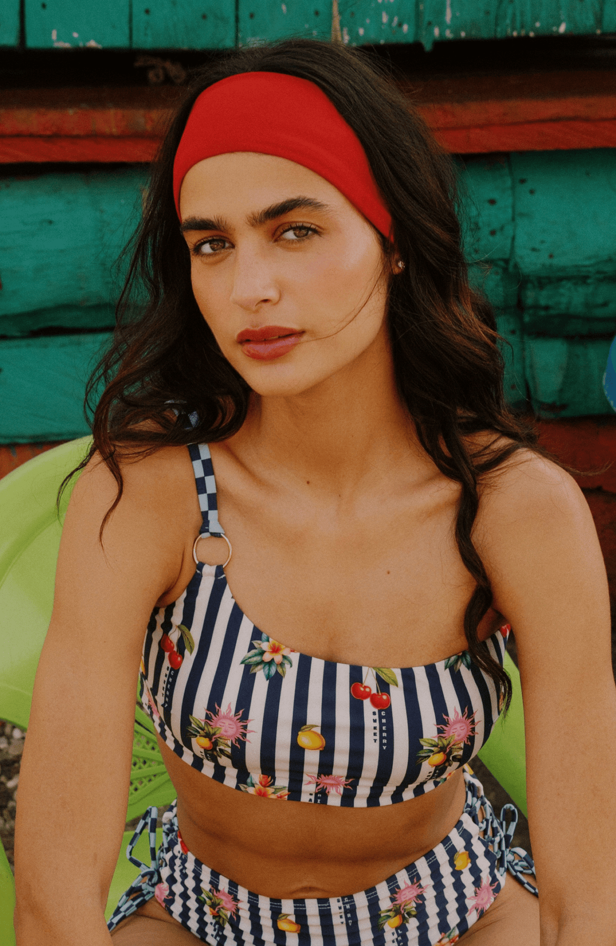 Bandana Roja, Colección Alma Frutal - Bari, los mejores trajes de baño y Bikinis. Diseño y tecnología juntos.