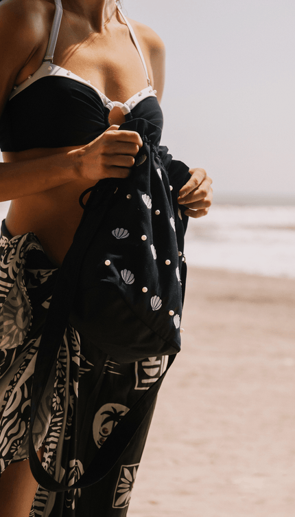 Bolsa Negra Bordado y perlas, Colección Limoncello - Bari, los mejores trajes de baño y Bikinis. Diseño y tecnología juntos.