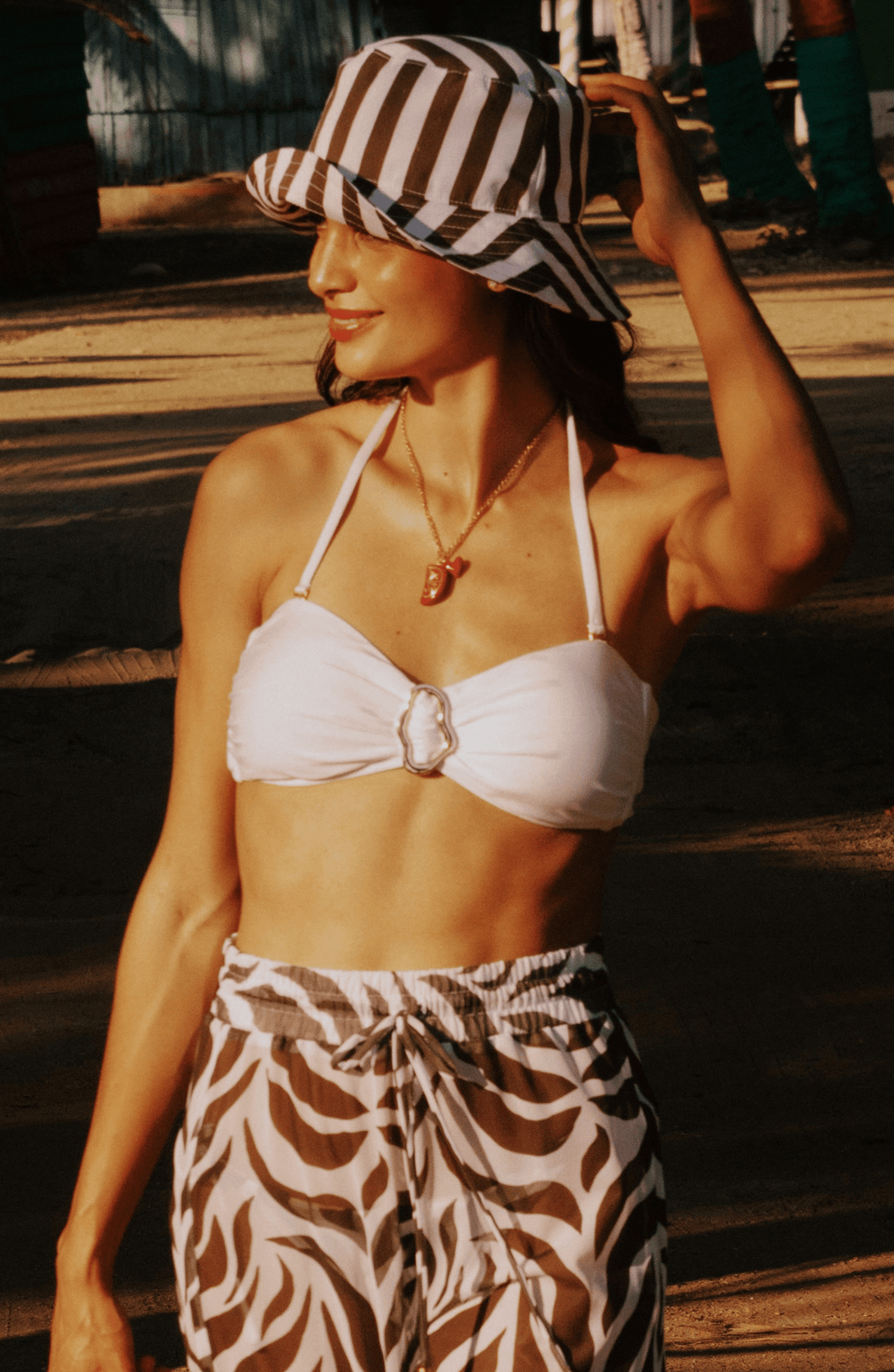 Bucket Hat , Colección ODISEA - Bari, los mejores trajes de baño y Bikinis. Diseño y tecnología juntos.