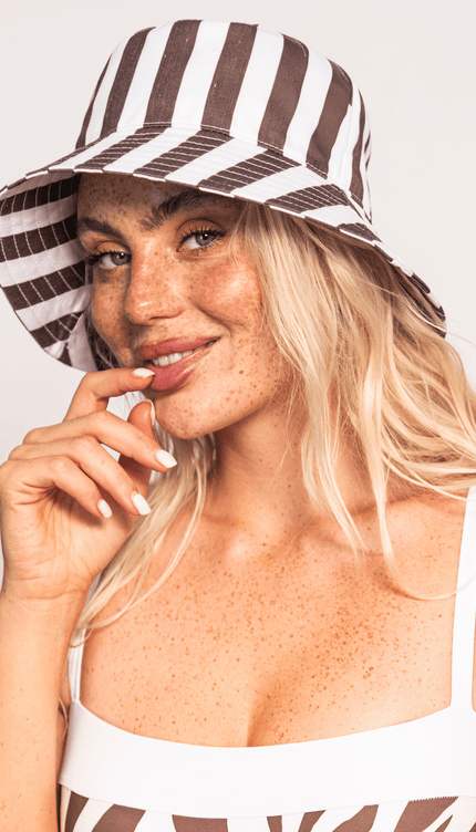 Bucket Hat , Colección ODISEA - Bari, los mejores trajes de baño y Bikinis. Diseño y tecnología juntos.