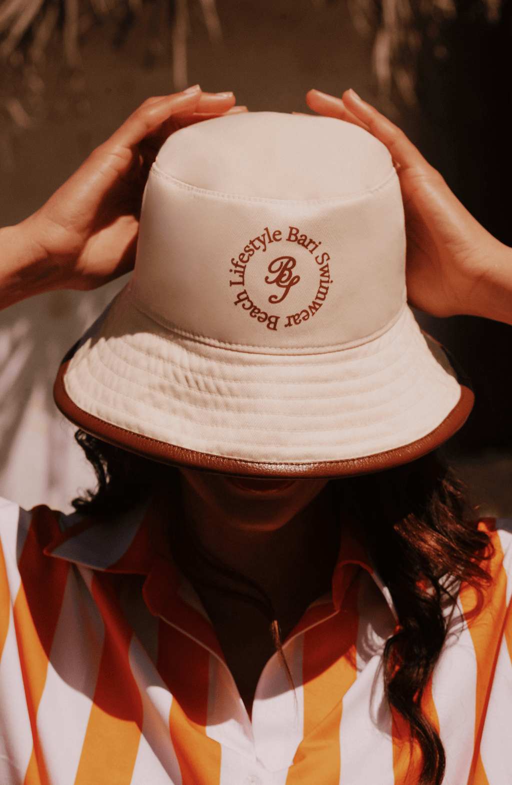 Bucket Hat , Colección ODISEA - Bari, los mejores trajes de baño y Bikinis. Diseño y tecnología juntos.