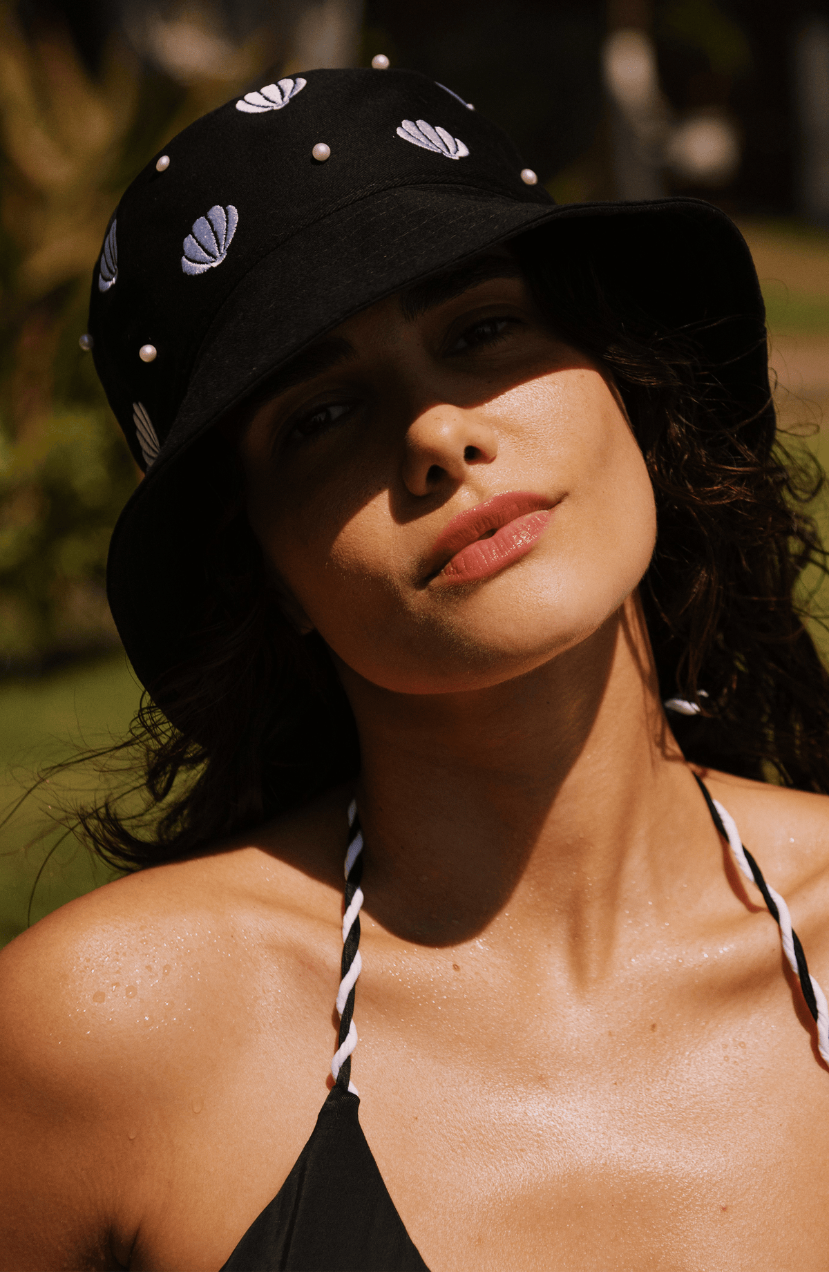 Bucket Hat Conchas Midnight, Colección Pacifico - Bari, los mejores trajes de baño y Bikinis. Diseño y tecnología juntos.