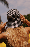 Bucket Hat Cuadros, Colección Limoncello - Bari, los mejores trajes de baño y Bikinis. Diseño y tecnología juntos.