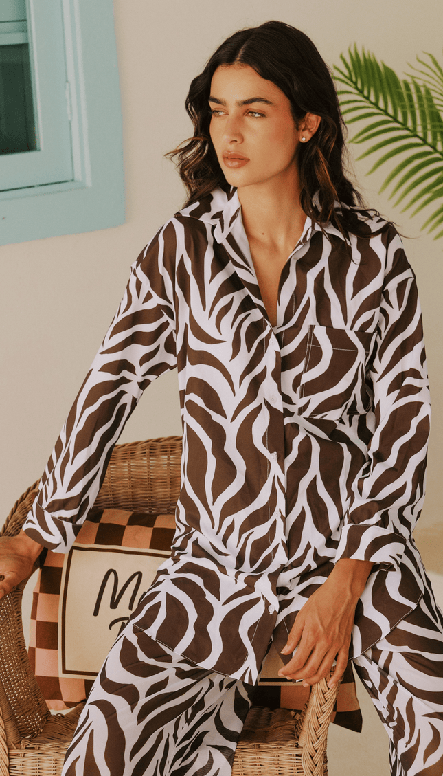 Camisa Manga Larga Animal Print, Colección ODISEA - Bari, los mejores trajes de baño y Bikinis. Diseño y tecnología juntos.