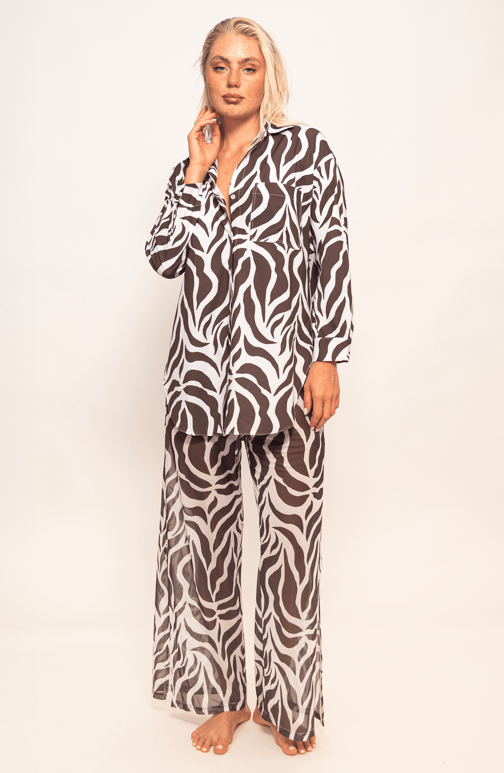 Camisa Manga Larga Animal Print, Colección ODISEA - Bari, los mejores trajes de baño y Bikinis. Diseño y tecnología juntos.