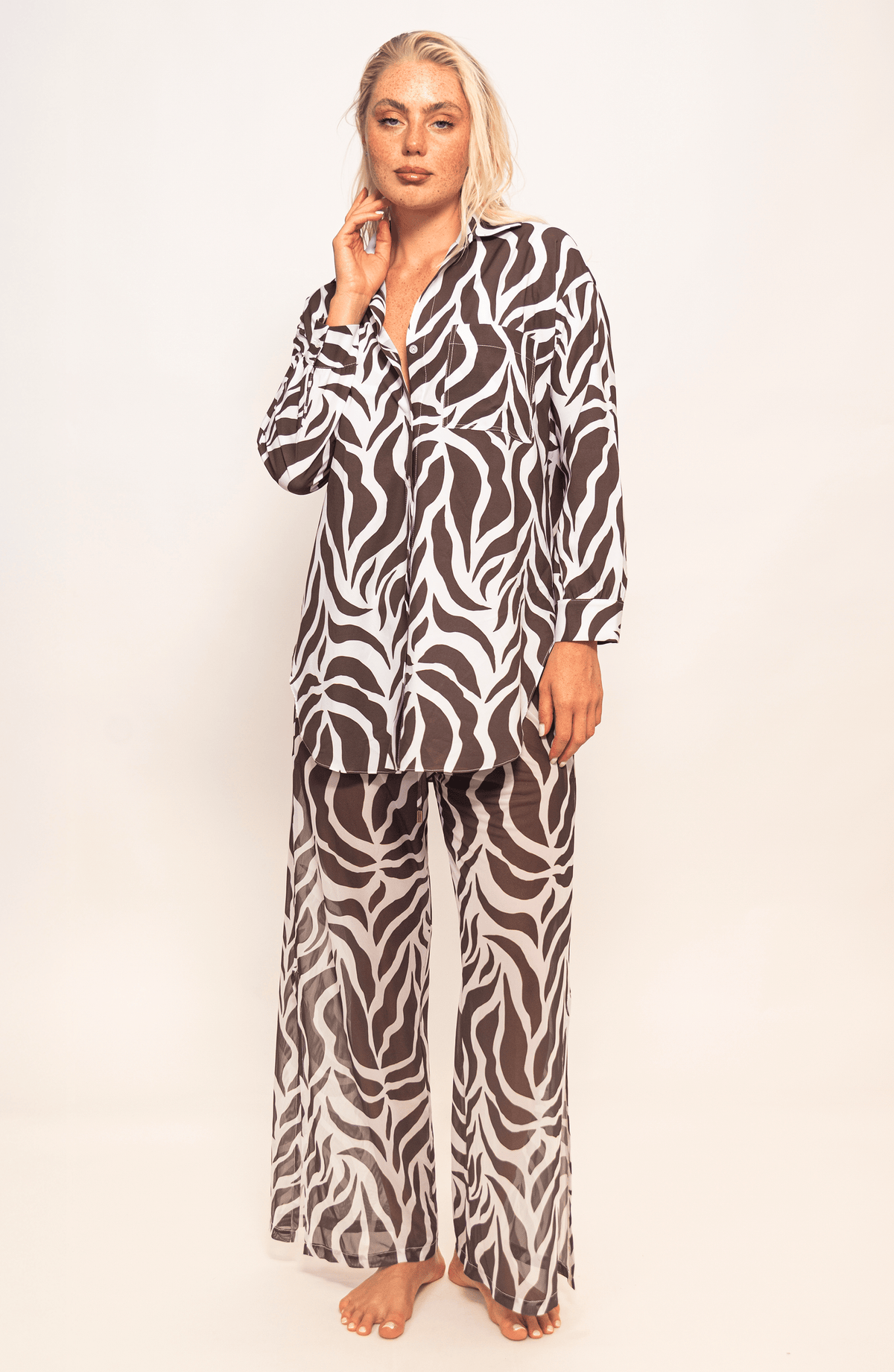 Camisa Manga Larga Animal Print, Colección ODISEA - Bari, los mejores trajes de baño y Bikinis. Diseño y tecnología juntos.