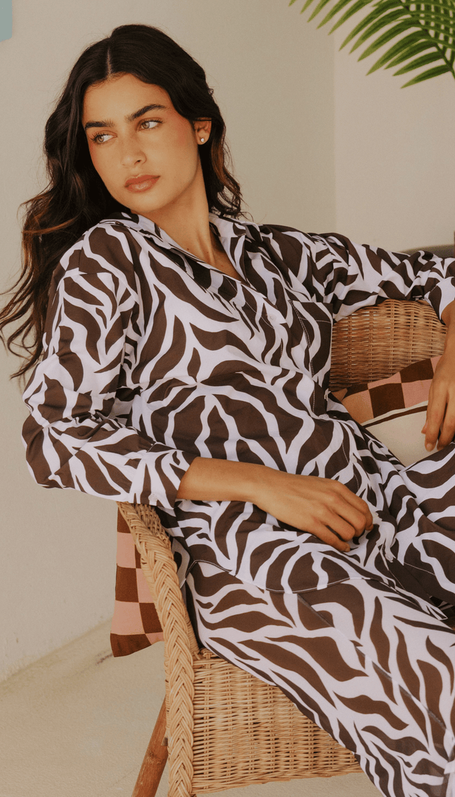 Camisa Manga Larga Animal Print, Colección ODISEA - Bari, los mejores trajes de baño y Bikinis. Diseño y tecnología juntos.