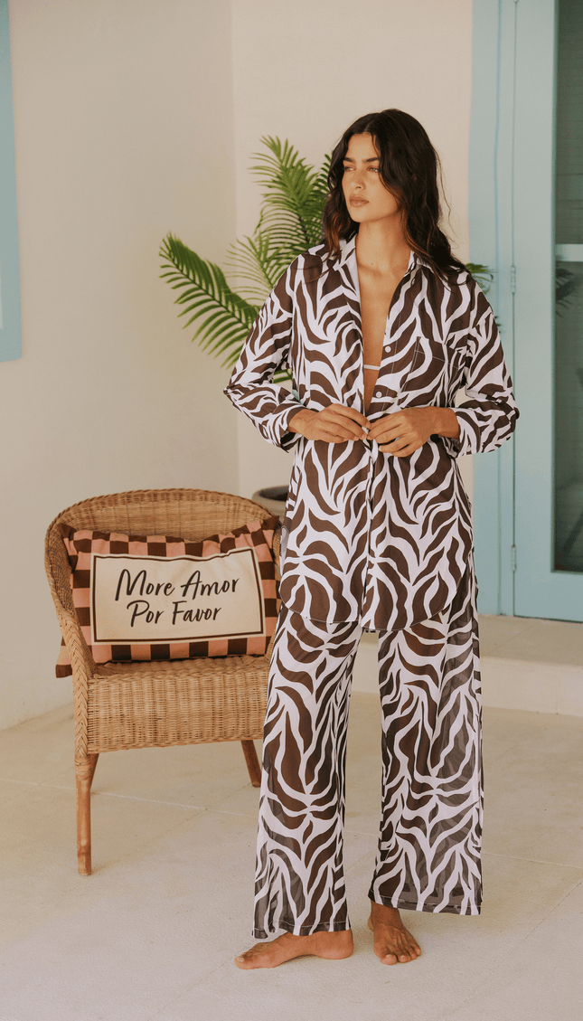 Camisa Manga Larga Animal Print, Colección ODISEA - Bari, los mejores trajes de baño y Bikinis. Diseño y tecnología juntos.
