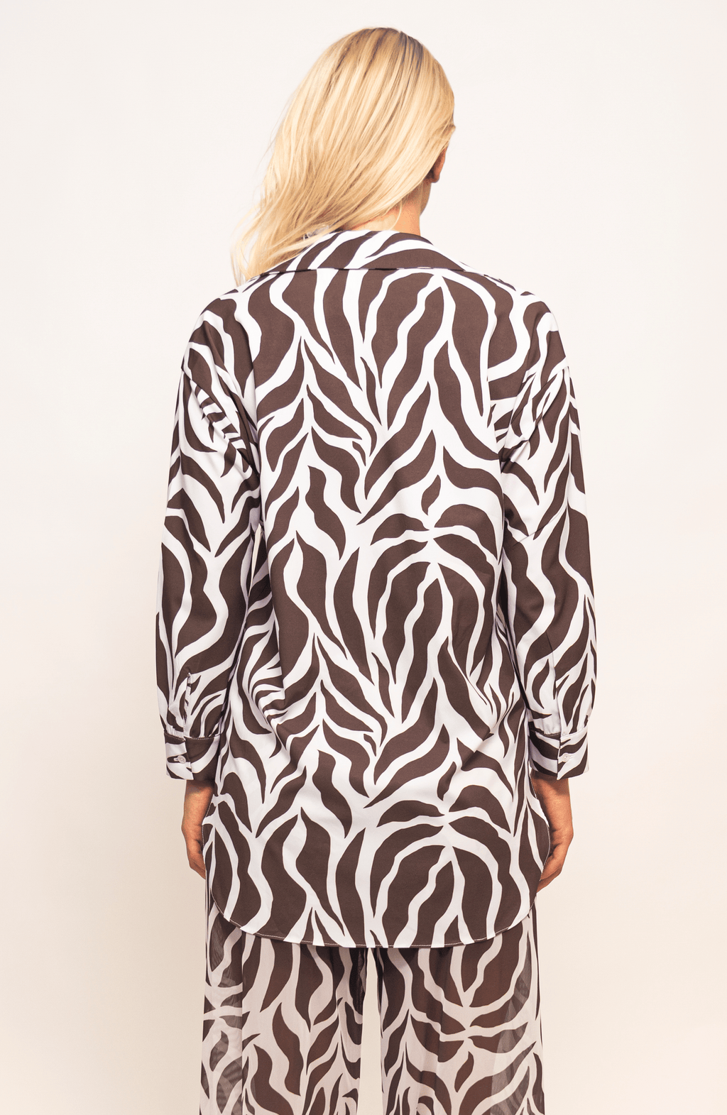Camisa Manga Larga Animal Print, Colección ODISEA - Bari, los mejores trajes de baño y Bikinis. Diseño y tecnología juntos.