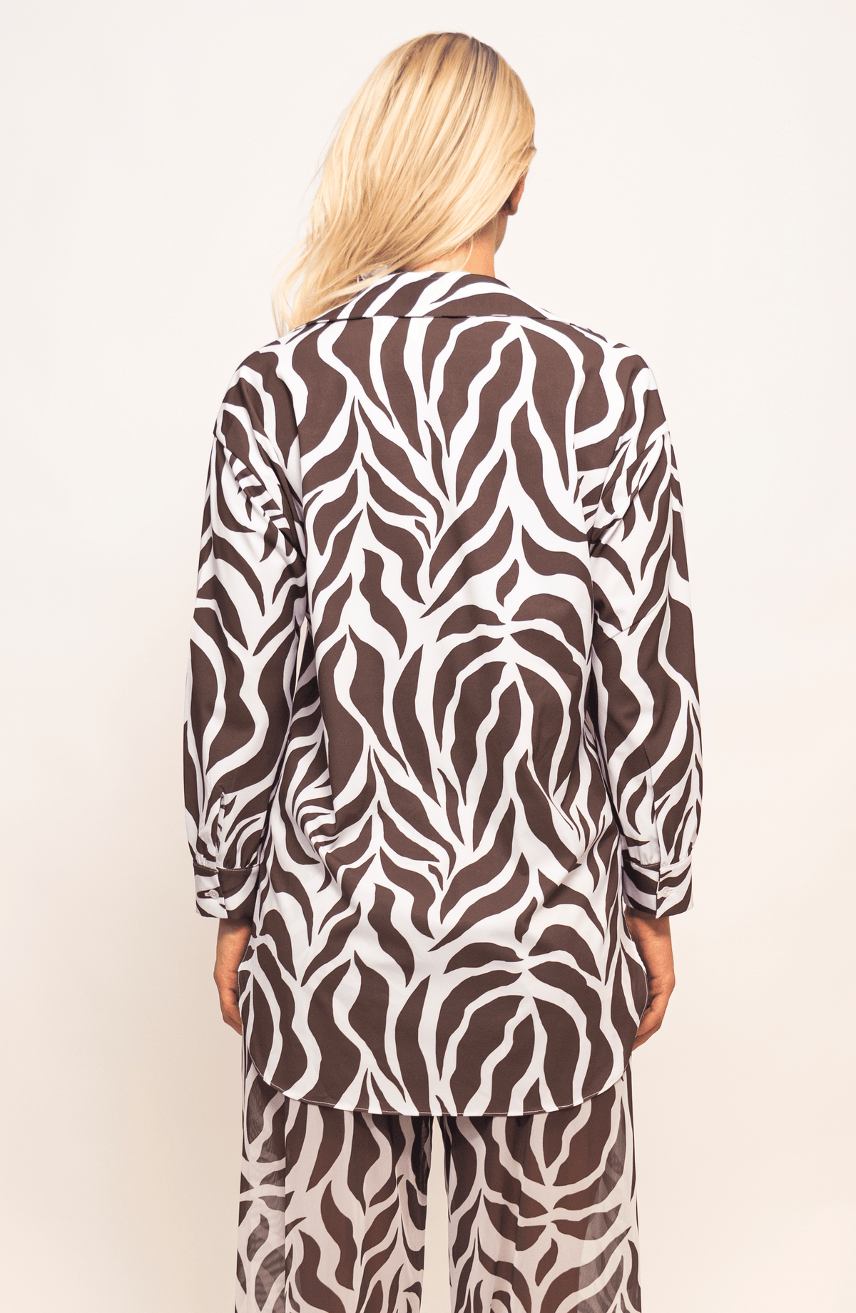Camisa Manga Larga Animal Print, Colección ODISEA - Bari, los mejores trajes de baño y Bikinis. Diseño y tecnología juntos.