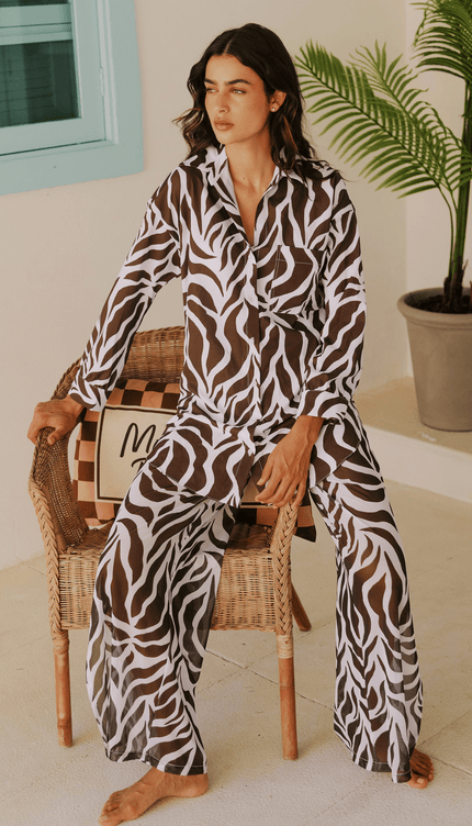 Camisa Manga Larga Animal Print, Colección ODISEA - Bari, los mejores trajes de baño y Bikinis. Diseño y tecnología juntos.