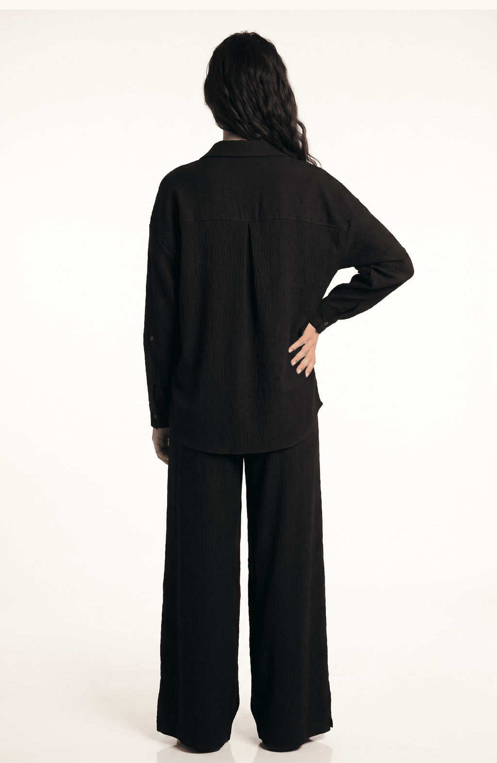 Camisa Manga Larga Negra, QD30200NGO Colección ODISEA - Bari, los mejores trajes de baño y Bikinis. Diseño y tecnología juntos.