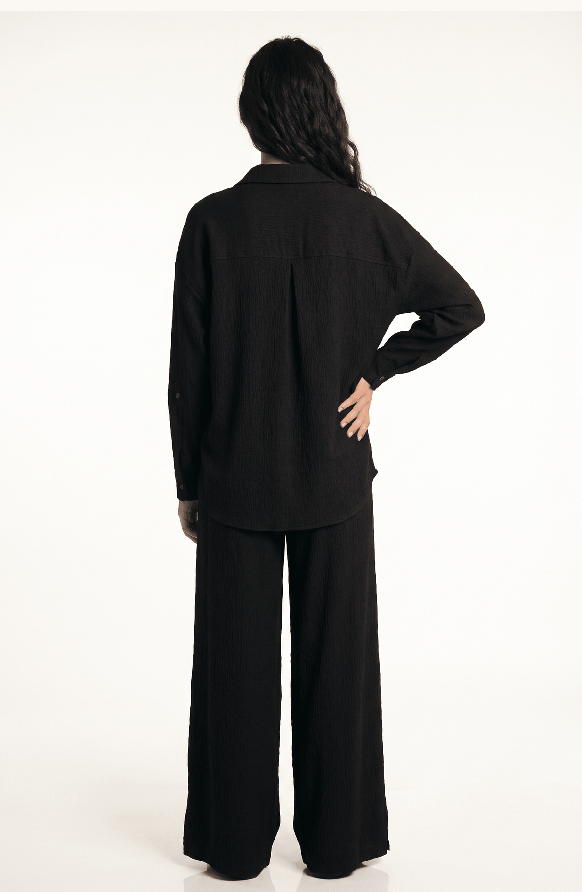 Camisa Manga Larga Negra, QD30200NGO Colección ODISEA - Bari, los mejores trajes de baño y Bikinis. Diseño y tecnología juntos.