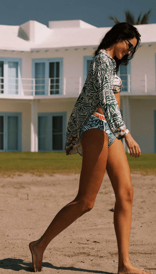 Camisa Manga Larga Tropical Mode, Colección Pacifico - Bari, los mejores trajes de baño y Bikinis. Diseño y tecnología juntos.
