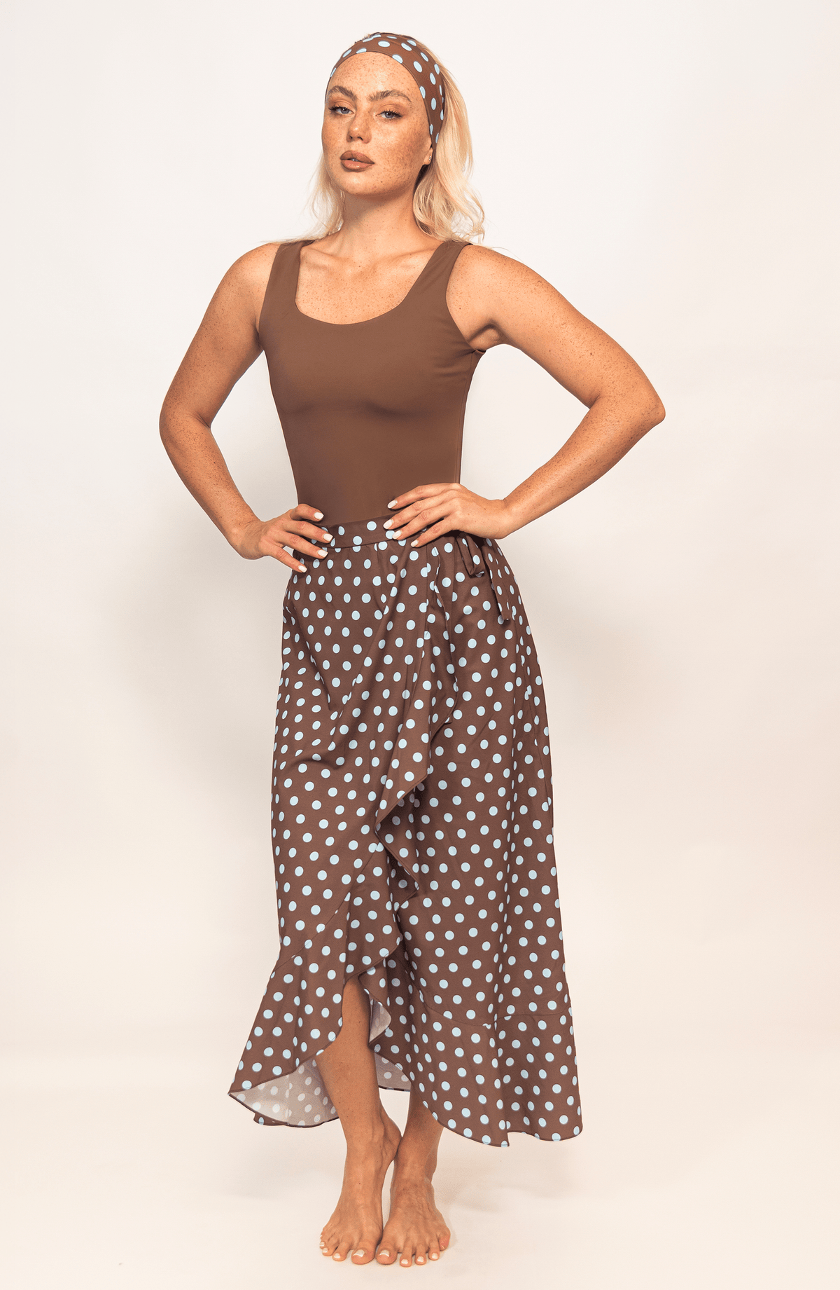Conjunto Blusa y Falda Polka Dots , Colección ODISEA - Bari, los mejores trajes de baño y Bikinis. Diseño y tecnología juntos.