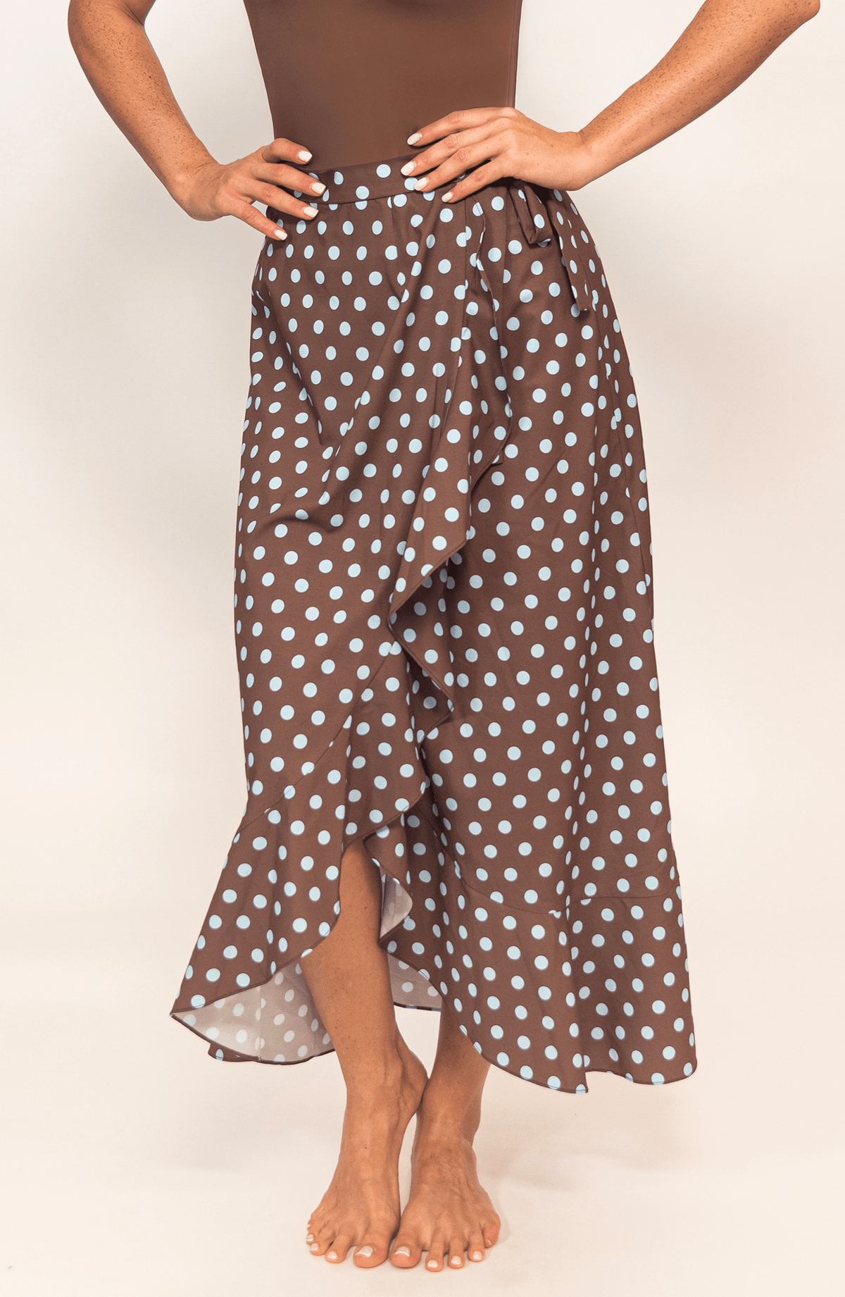Conjunto Blusa y Falda Polka Dots , Colección ODISEA - Bari, los mejores trajes de baño y Bikinis. Diseño y tecnología juntos.