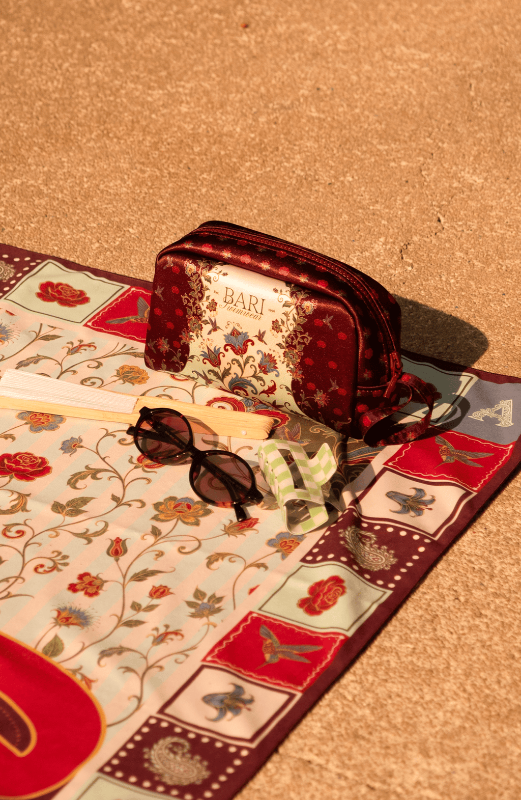 Cosmetiquera Paisley , Colección ODISEA - Bari, los mejores trajes de baño y Bikinis. Diseño y tecnología juntos.