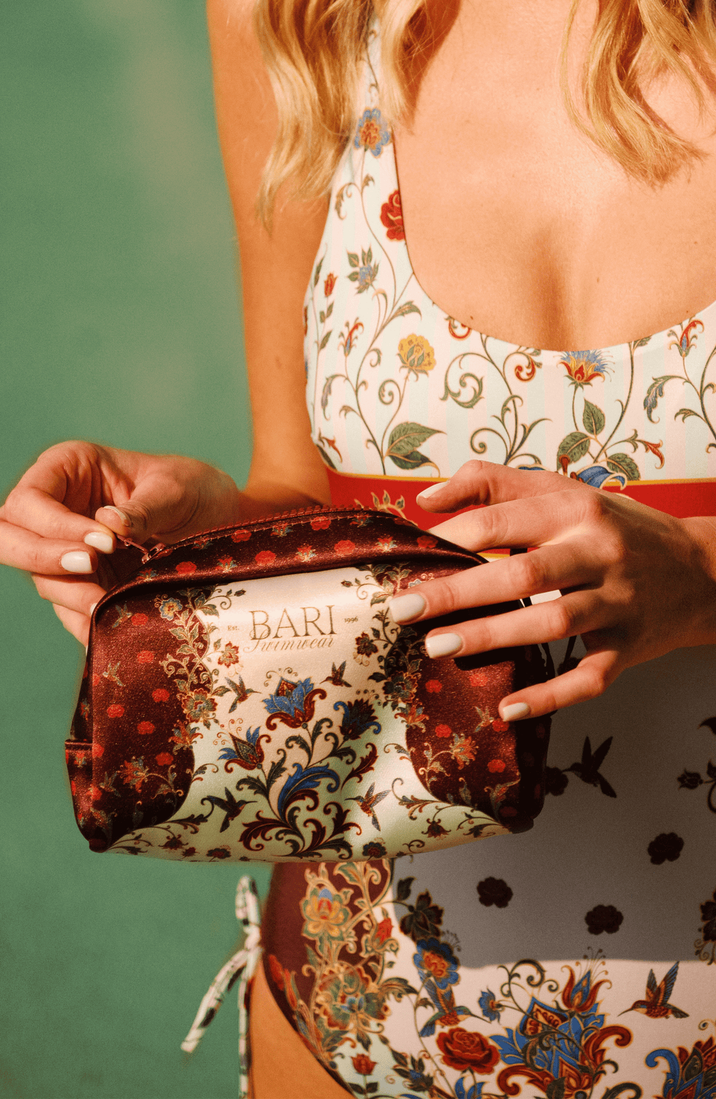 Cosmetiquera Paisley , Colección ODISEA - Bari, los mejores trajes de baño y Bikinis. Diseño y tecnología juntos.