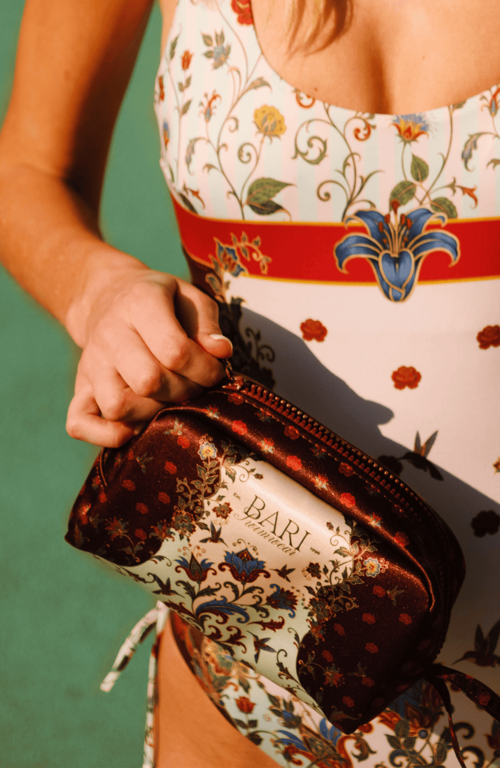 Cosmetiquera Paisley , Colección ODISEA - Bari, los mejores trajes de baño y Bikinis. Diseño y tecnología juntos.