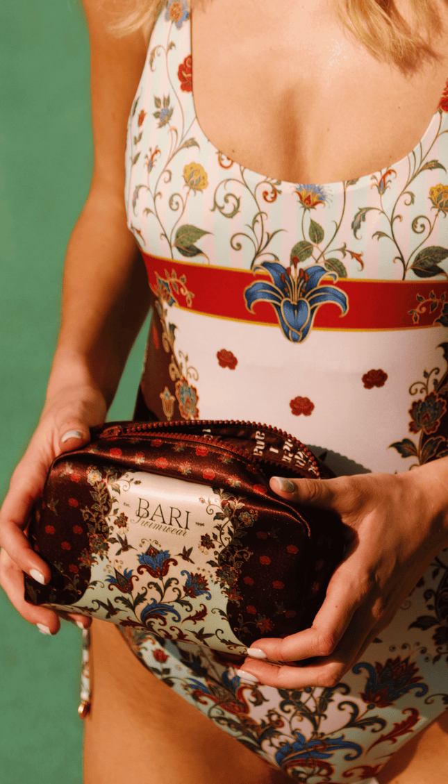 Cosmetiquera Paisley , Colección ODISEA - Bari, los mejores trajes de baño y Bikinis. Diseño y tecnología juntos.
