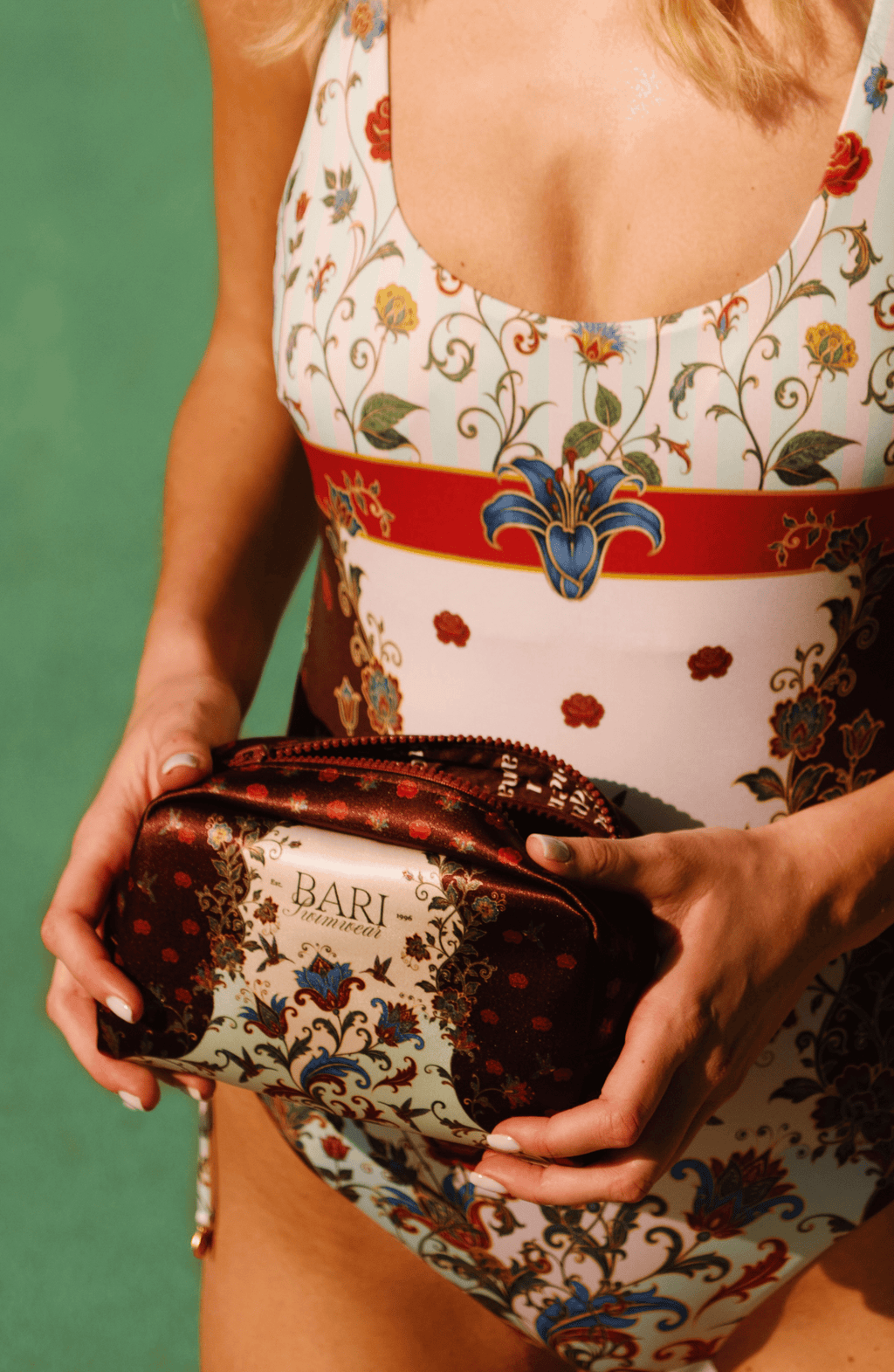 Cosmetiquera Paisley , Colección ODISEA - Bari, los mejores trajes de baño y Bikinis. Diseño y tecnología juntos.