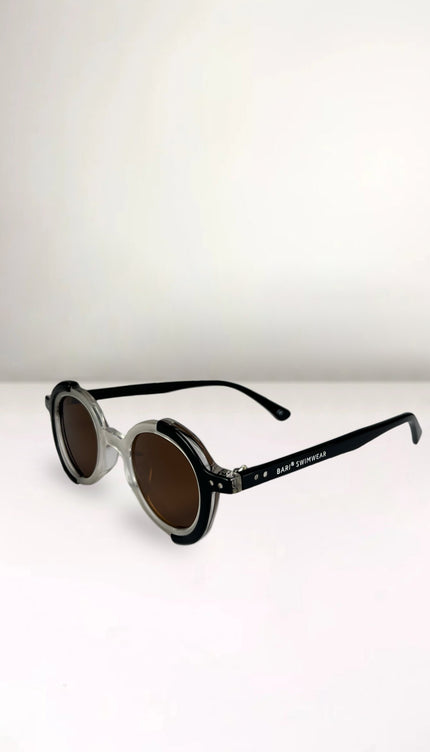 Lentes de Sol Blanco y Negro - Bari, los mejores trajes de baño y Bikinis. Diseño y tecnología juntos.