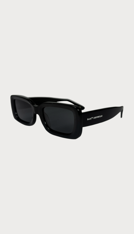Lentes de Sol UV Negro - Bari, los mejores trajes de baño y Bikinis. Diseño y tecnología juntos.