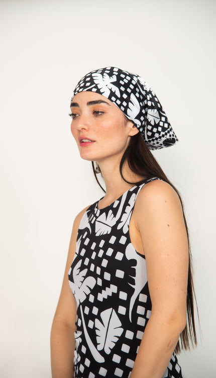 Mascada Estampada Blanco con Negro, Colección Selva de Bari Swimwear - Bari, los mejores trajes de baño y Bikinis. Diseño y tecnología juntos.