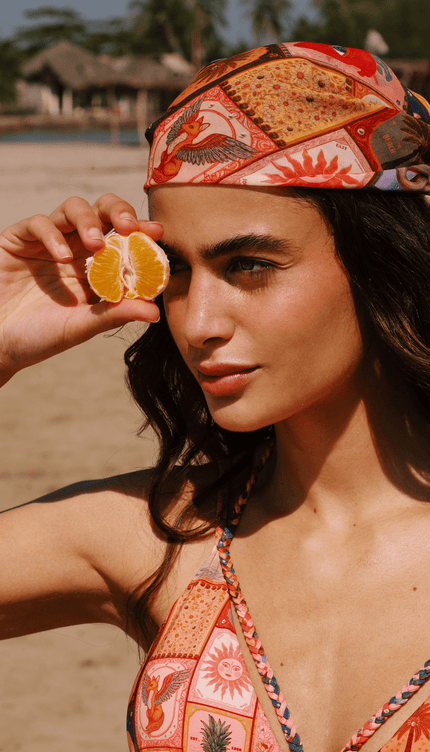 Mascada Estampada Tarot, Colección Alma Frutal - Bari, los mejores trajes de baño y Bikinis. Diseño y tecnología juntos.