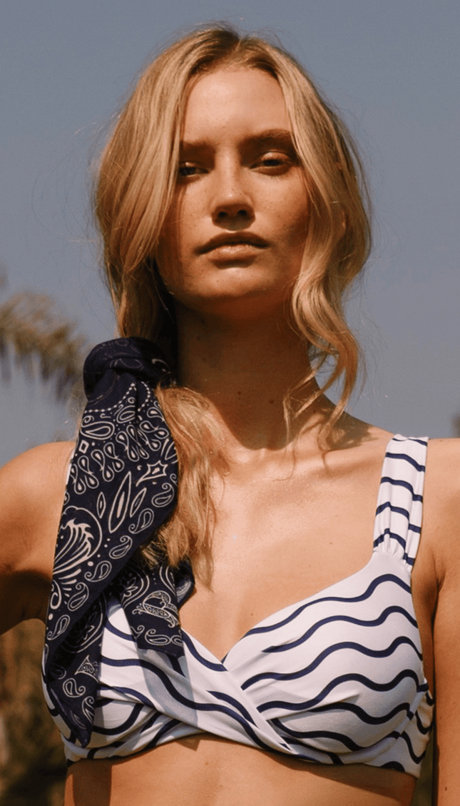 Mascada Olas Paisley , Colección ODISEA - Bari, los mejores trajes de baño y Bikinis. Diseño y tecnología juntos.