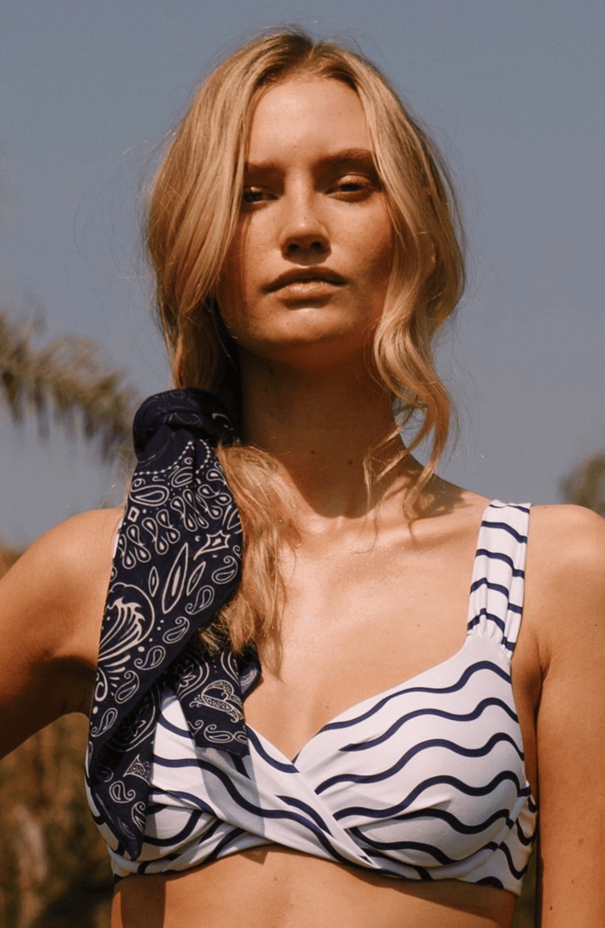 Mascada Olas Paisley , Colección ODISEA - Bari, los mejores trajes de baño y Bikinis. Diseño y tecnología juntos.
