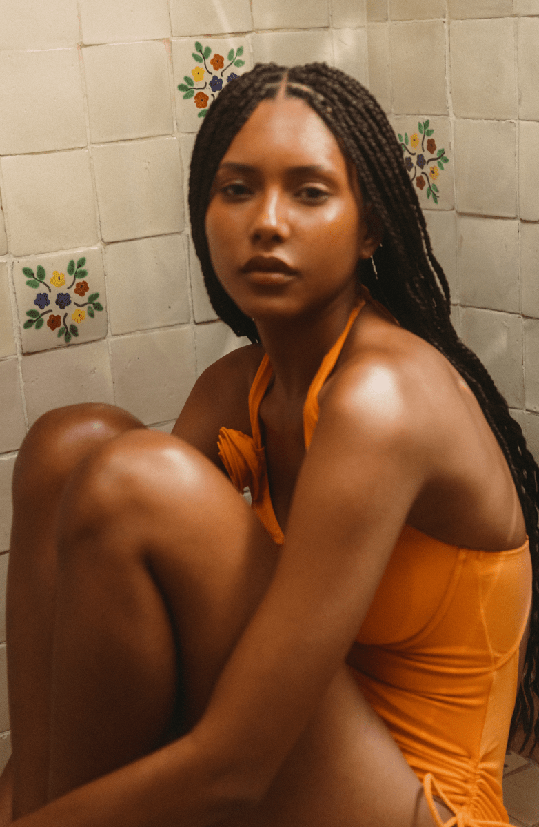 Naranja Essentials Danzante, Traje de Baño Completo Flor - Bari, los mejores trajes de baño y Bikinis. Diseño y tecnología juntos.