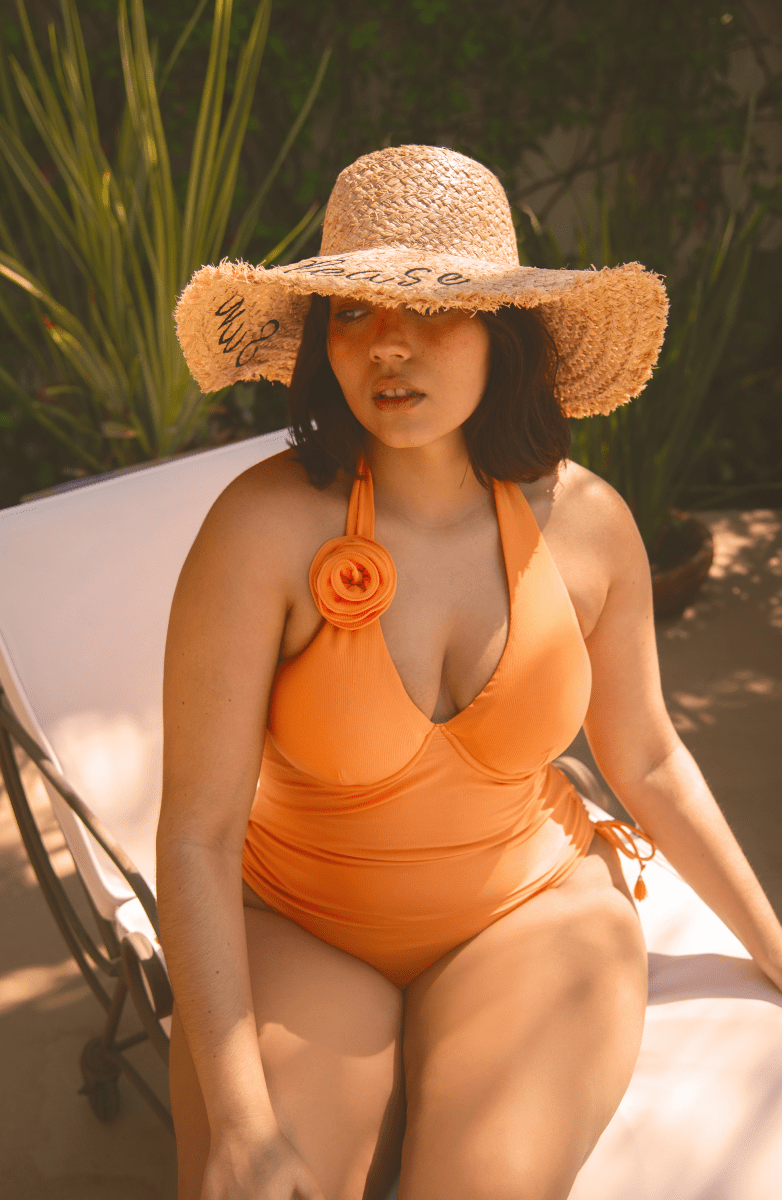 Naranja Essentials Danzante, Traje de Baño Completo Flor - Bari, los mejores trajes de baño y Bikinis. Diseño y tecnología juntos.