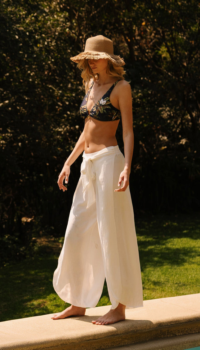 Pantalón Blanco, Colección ODISEA - Bari, los mejores trajes de baño y Bikinis. Diseño y tecnología juntos.