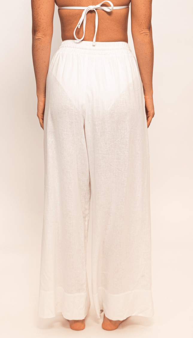 Pantalón Blanco Lino, Colección ODISEA - Bari, los mejores trajes de baño y Bikinis. Diseño y tecnología juntos.