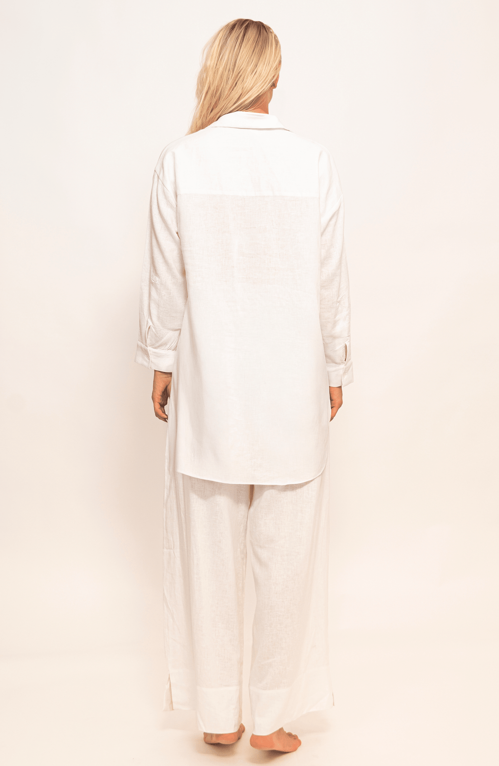 Pantalón Blanco Lino, Colección ODISEA - Bari, los mejores trajes de baño y Bikinis. Diseño y tecnología juntos.