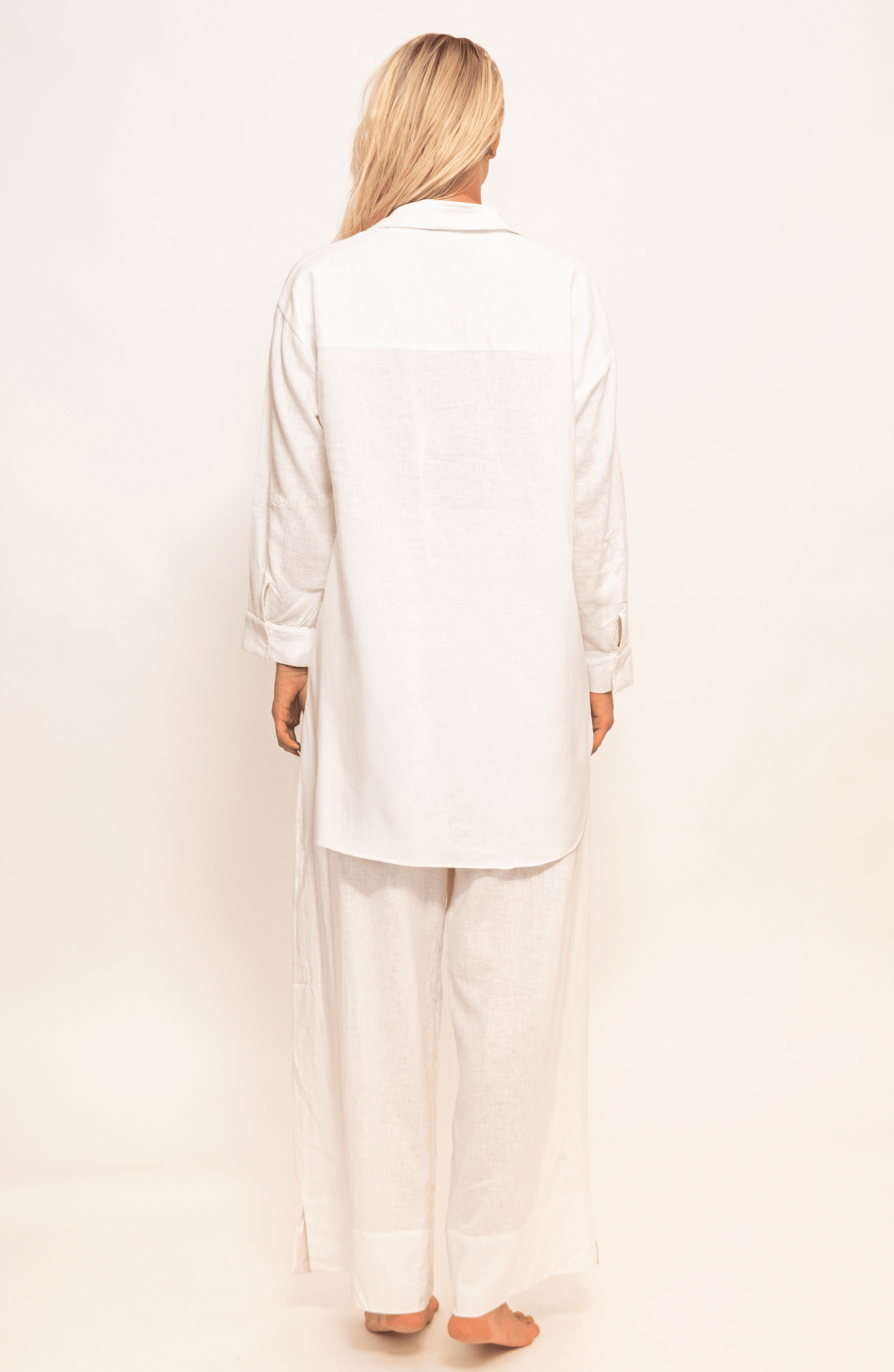 Pantalón Blanco Lino, Colección ODISEA - Bari, los mejores trajes de baño y Bikinis. Diseño y tecnología juntos.