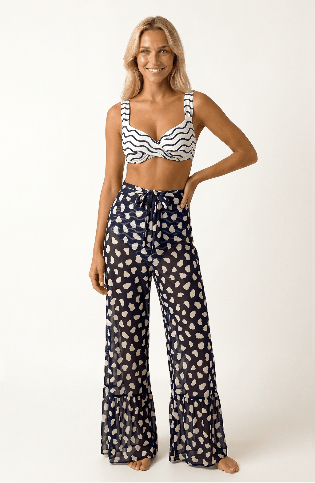 Pantalón Olas Safari, Colección ODISEA - Bari, los mejores trajes de baño y Bikinis. Diseño y tecnología juntos.