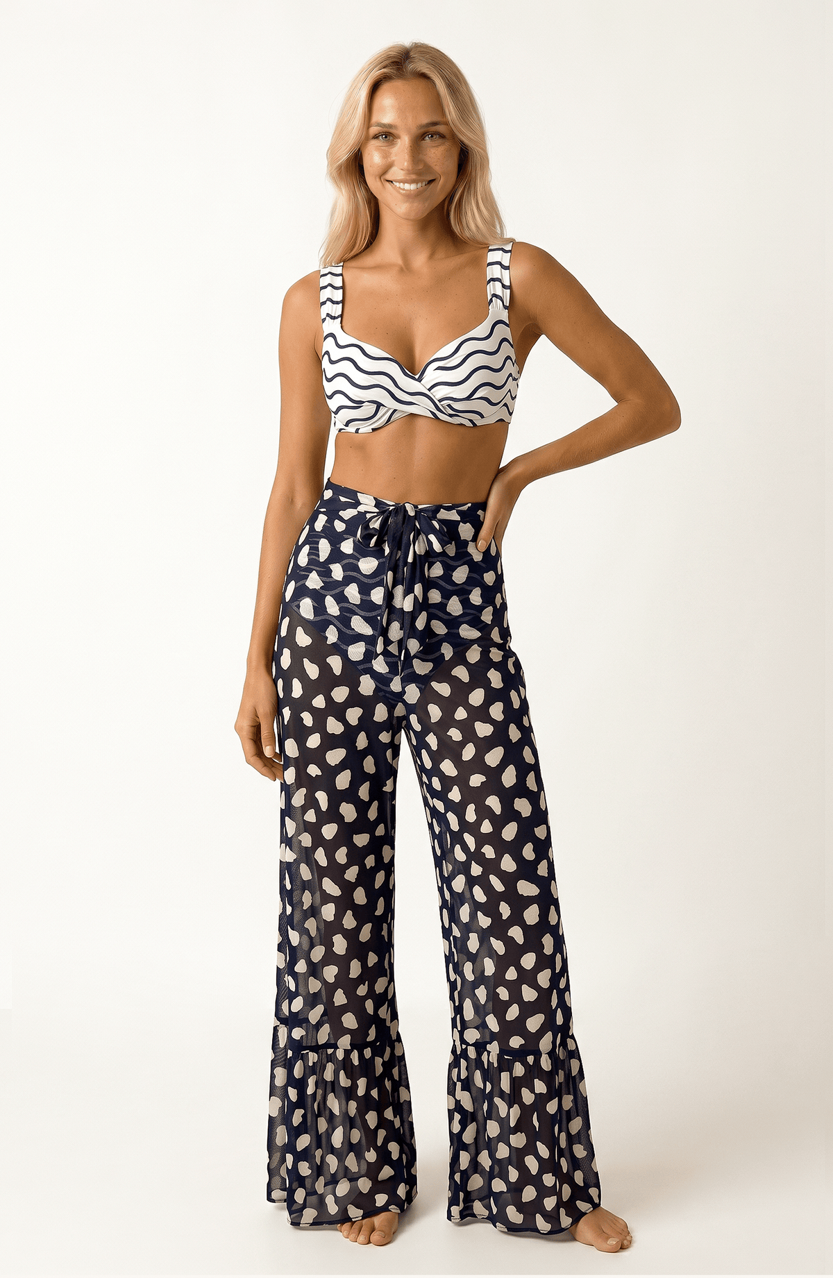 Pantalón Olas Safari, Colección ODISEA - Bari, los mejores trajes de baño y Bikinis. Diseño y tecnología juntos.