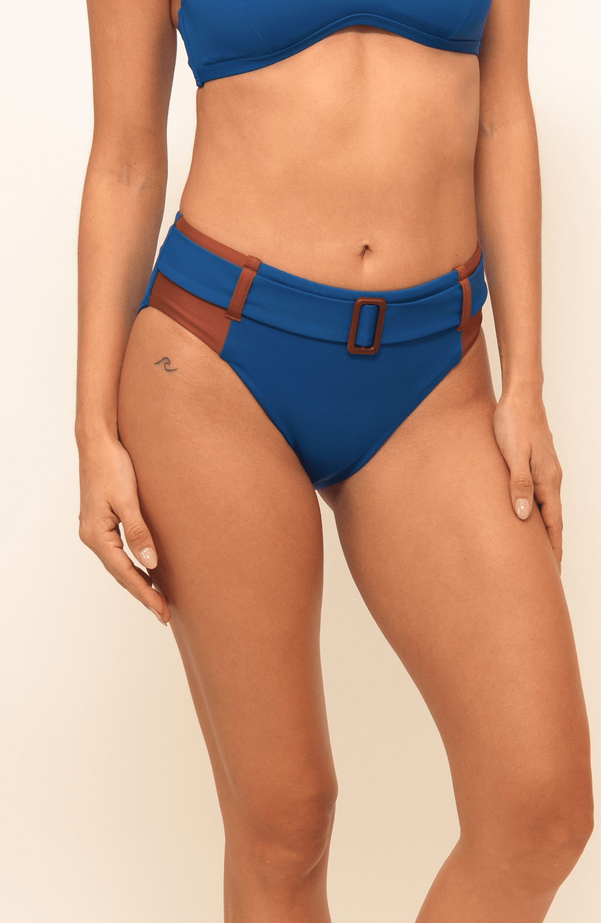 Panty Alta de Bikini Blu Di Mare , Colección Limoncello - Bari, los mejores trajes de baño y Bikinis. Diseño y tecnología juntos.