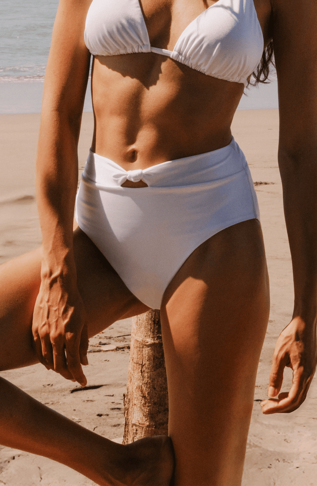 Panty Alta de Bikini Cloud Dancer, Colección ODISEA - Bari, los mejores trajes de baño y Bikinis. Diseño y tecnología juntos.