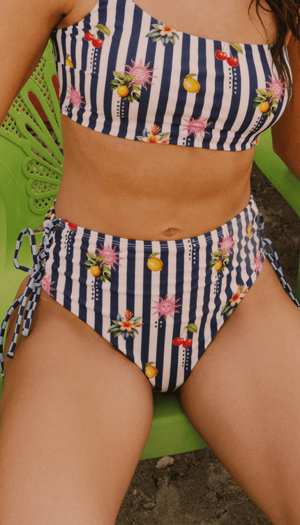 Panty Alta de Bikini Rayas, Colección Alma Frutal - Bari, los mejores trajes de baño y Bikinis. Diseño y tecnología juntos.