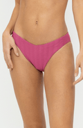 Panty Chica Bikini ESSENTIALS Mauve Bailando Entre Palmas - Bari, los mejores trajes de baño y Bikinis. Diseño y tecnología juntos.