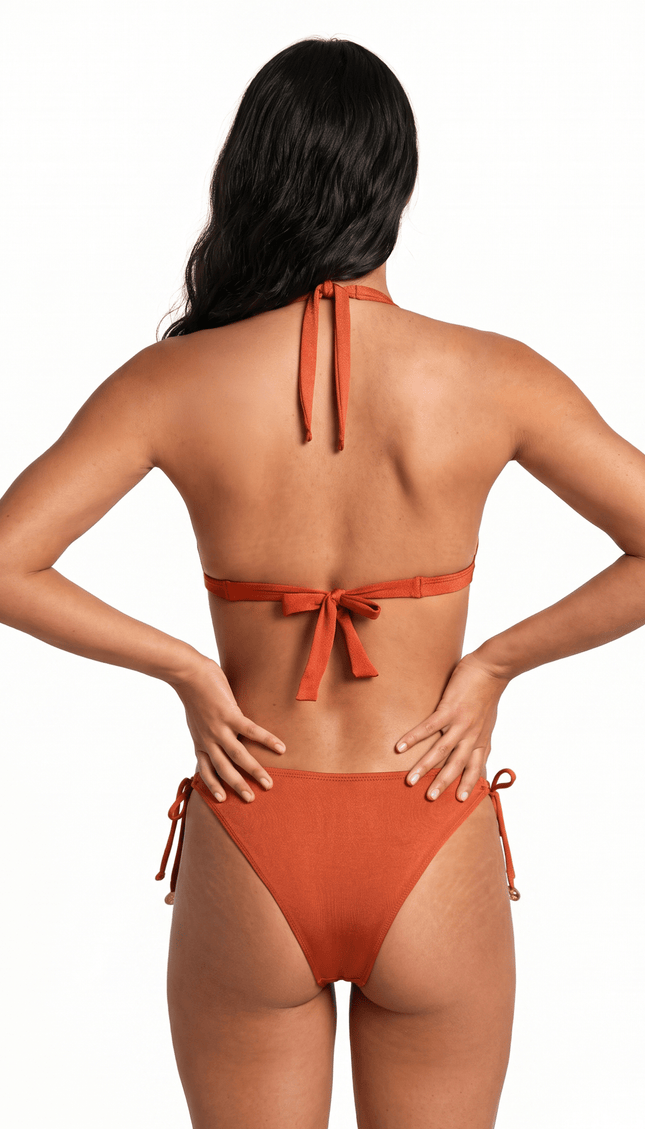 Panty Chica de Bikini Ocre , Colección Alquimia - Bari, los mejores trajes de baño y Bikinis. Diseño y tecnología juntos.
