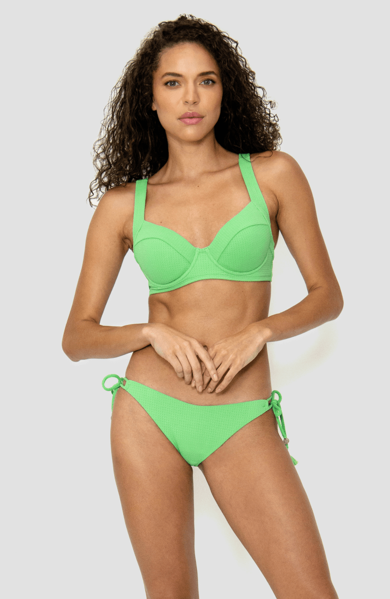 Panty Chica Verde Amarre Costados Essentials Aurora - Bari, los mejores trajes de baño y Bikinis. Diseño y tecnología juntos.