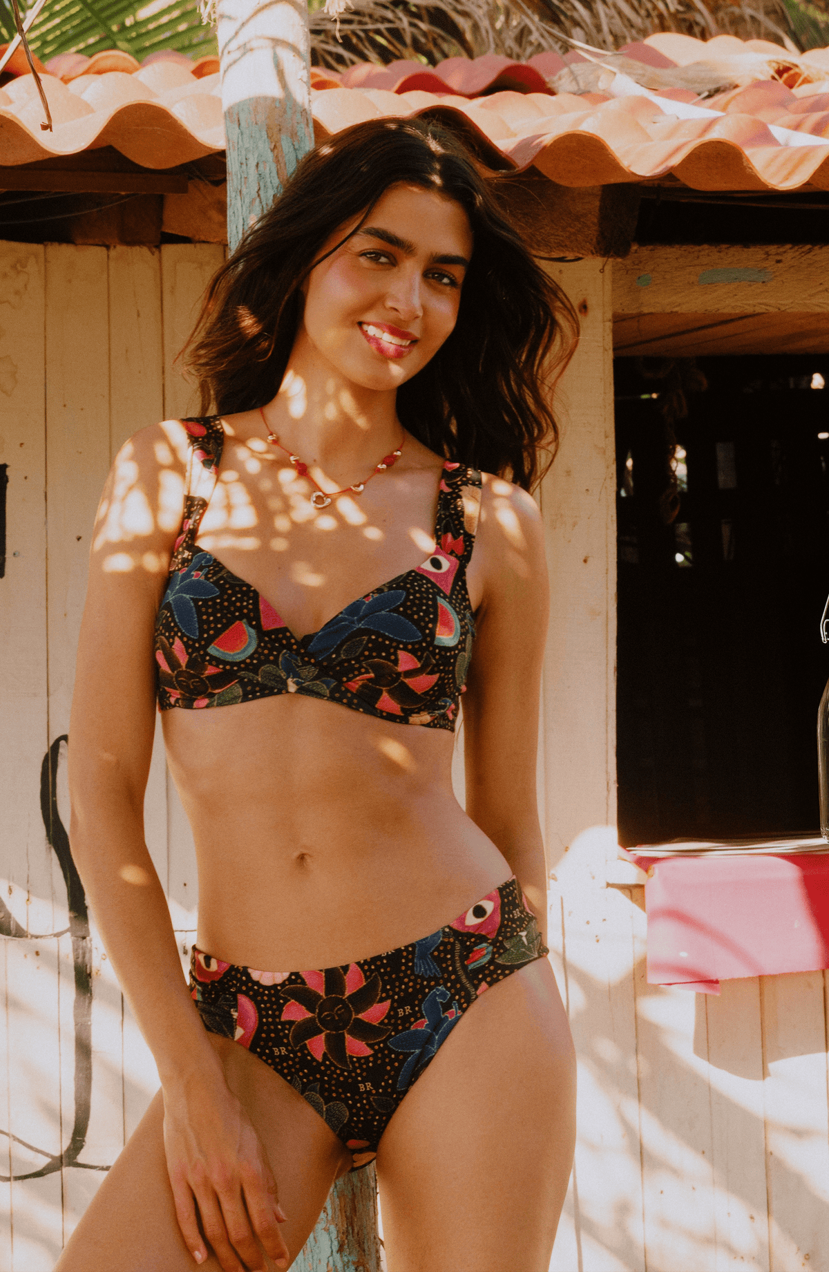 Panty de Bikini Midnight Garden, Colección Alma Frutal - Bari, los mejores trajes de baño y Bikinis. Diseño y tecnología juntos.